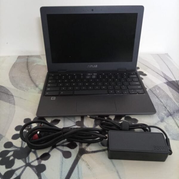ASUS without Touch Screen Chrome Book Display 11.6" HD, ram 4GB, Storage 32GB SSD & Chrome Operating system with Charger - Refurbished